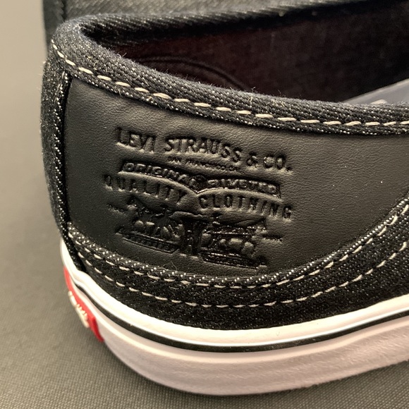 🎉Host Pick🎉 NWT- Levi Gray Sneakers - Picture 6 of 7